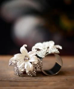 TRISH SCULLY Mother's Day Gift Guide FLEUR BLANCHE NAPKIN RING SET OF 2