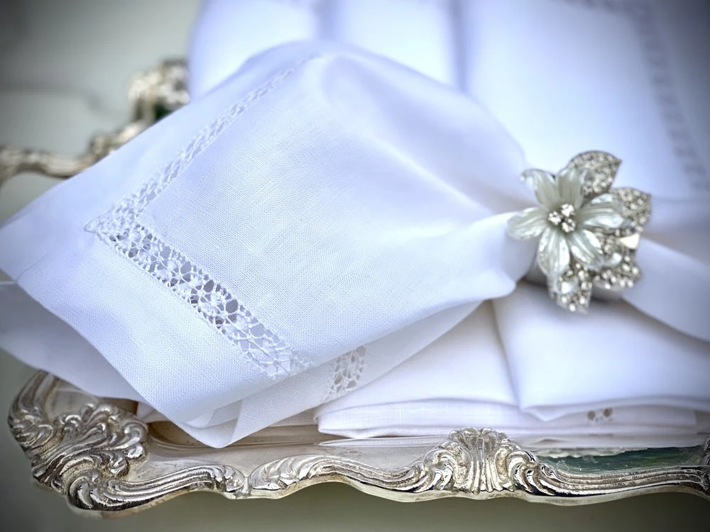 TRISH SCULLY HOME CORTONA LINEN HAND STITCHED NAPKIN SET OF 4