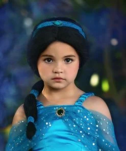 TRISH SCULLY BRUNETTE WIG