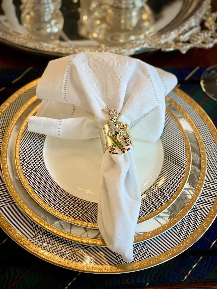 TRISH SCULLY HOME MARTINI RABBIT NAPKIN RING SET OF 2