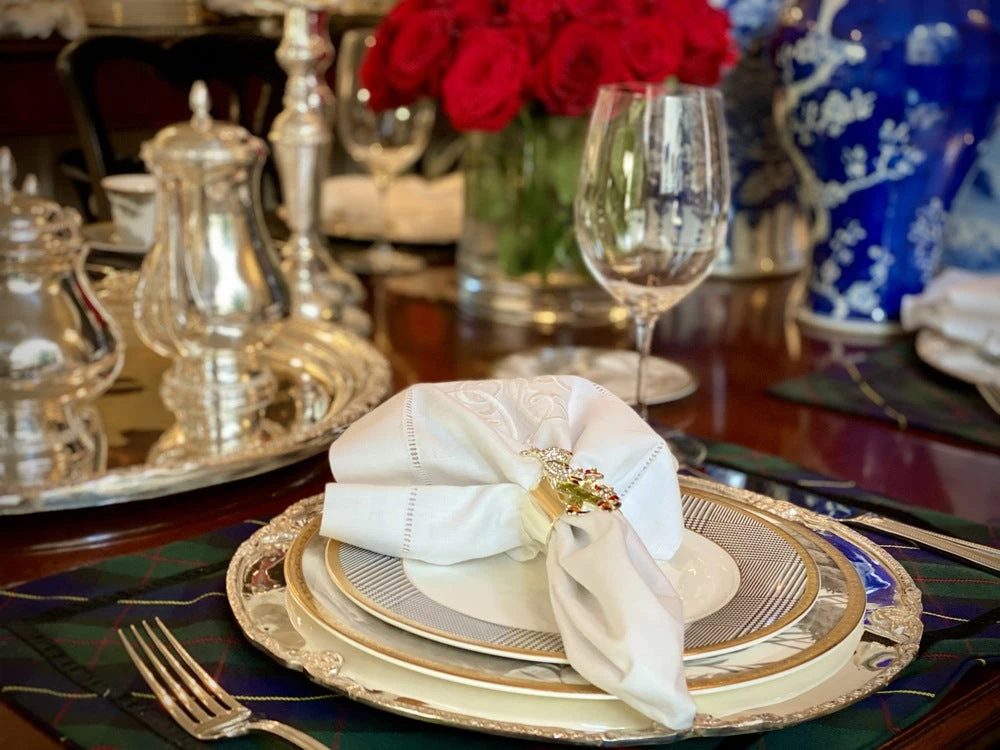 TRISH SCULLY HOME MARTINI RABBIT NAPKIN RING SET OF 2