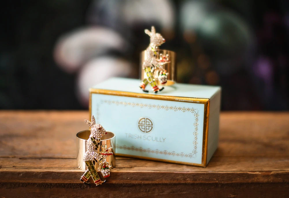 TRISH SCULLY HOME MARTINI RABBIT NAPKIN RING SET OF 2