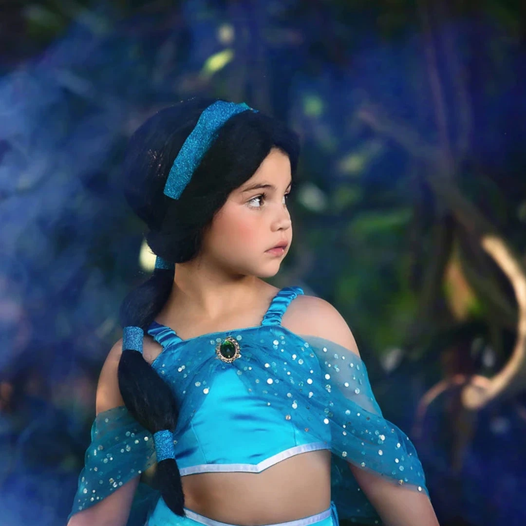 TRISH SCULLY BRUNETTE WIG