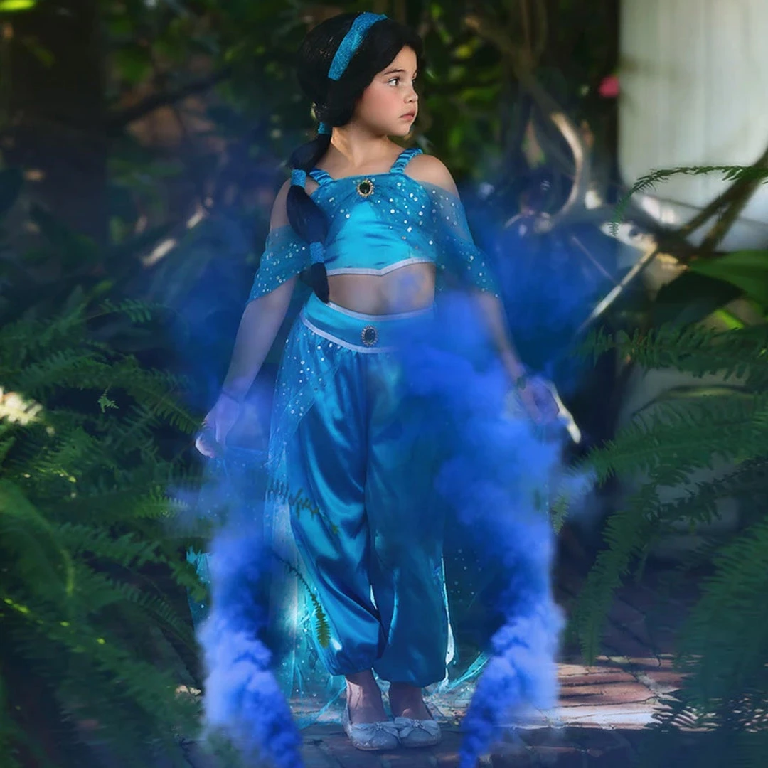 TRISH SCULLY BRUNETTE WIG