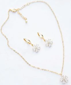 TRISH SCULLY GIRLS FLOWER NECKLACE & EARRING SET