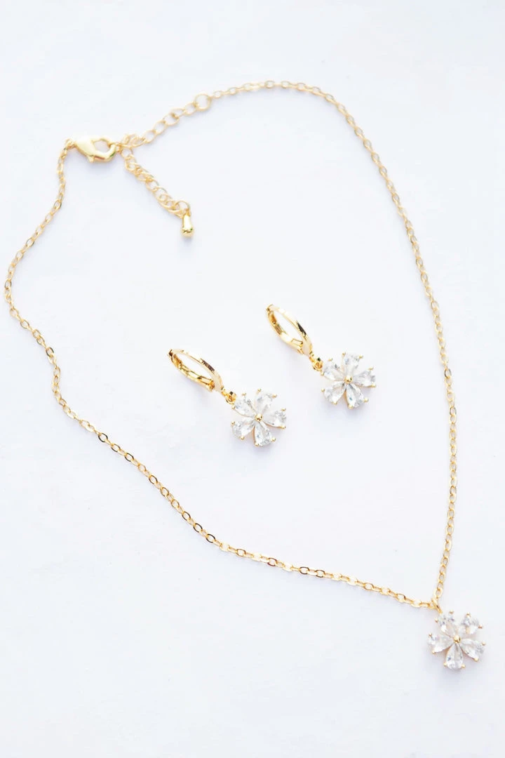 TRISH SCULLY GIRLS FLOWER NECKLACE & EARRING SET