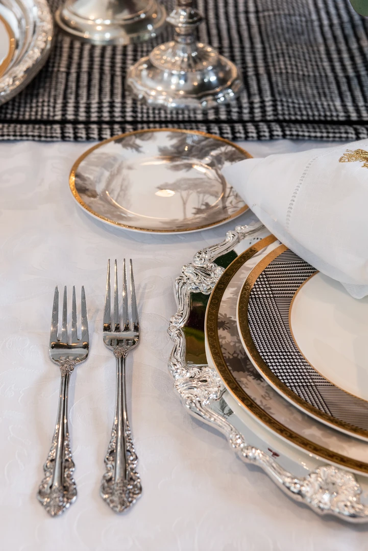 TRISH SCULLY SILVER PLATED ST. JAMES CHARGER PLATE HOME