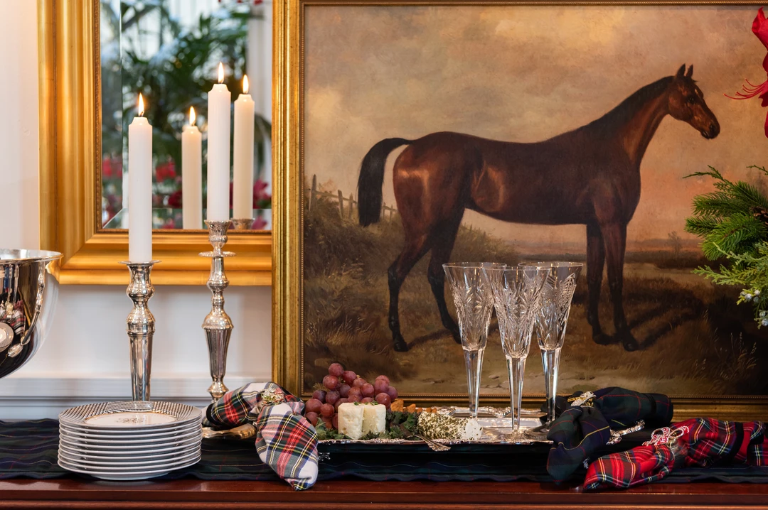 TRISH SCULLY HOME SILVER PLATED WINDSOR PLATTER